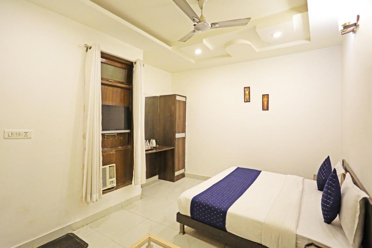 Hotel Ambrosia - A Boutique Hotel New Delhi Exterior photo
