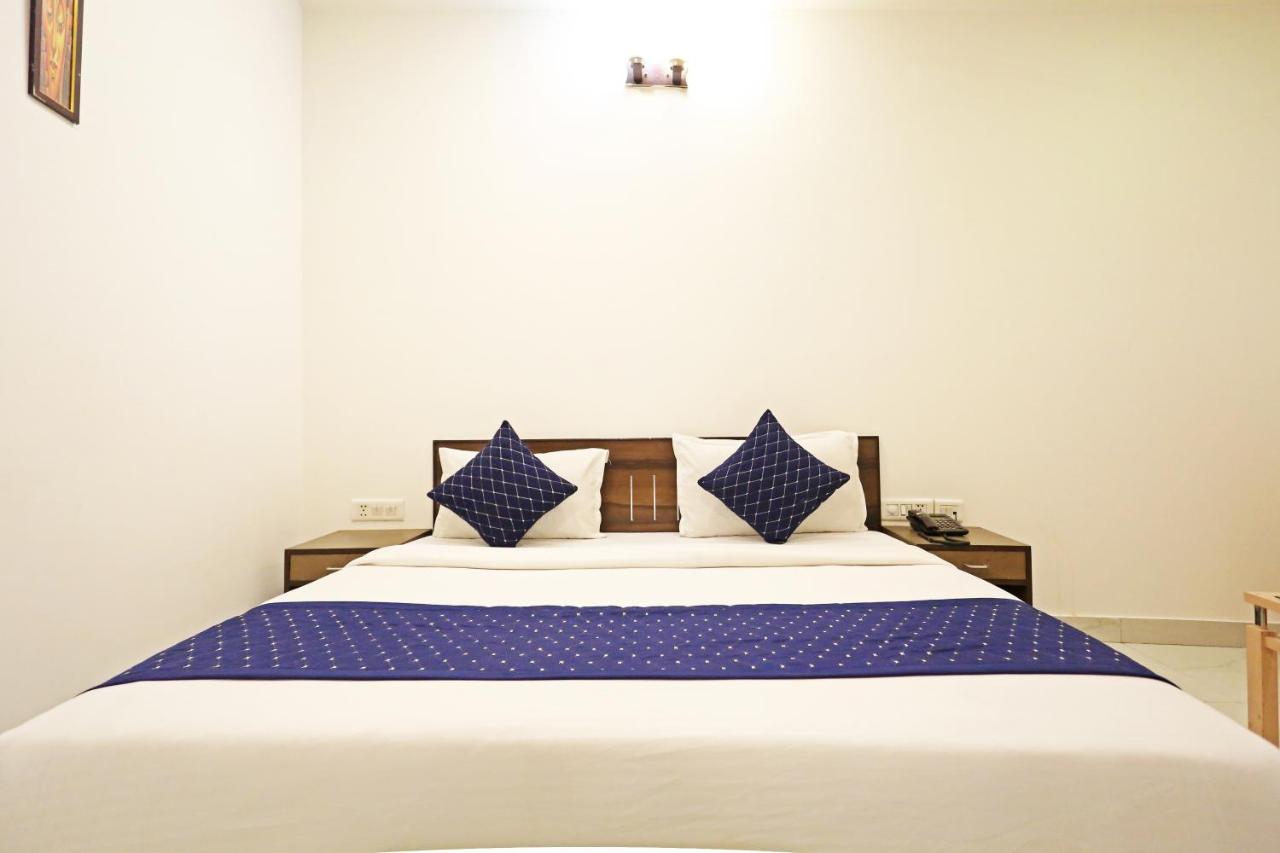 Hotel Ambrosia - A Boutique Hotel New Delhi Exterior photo