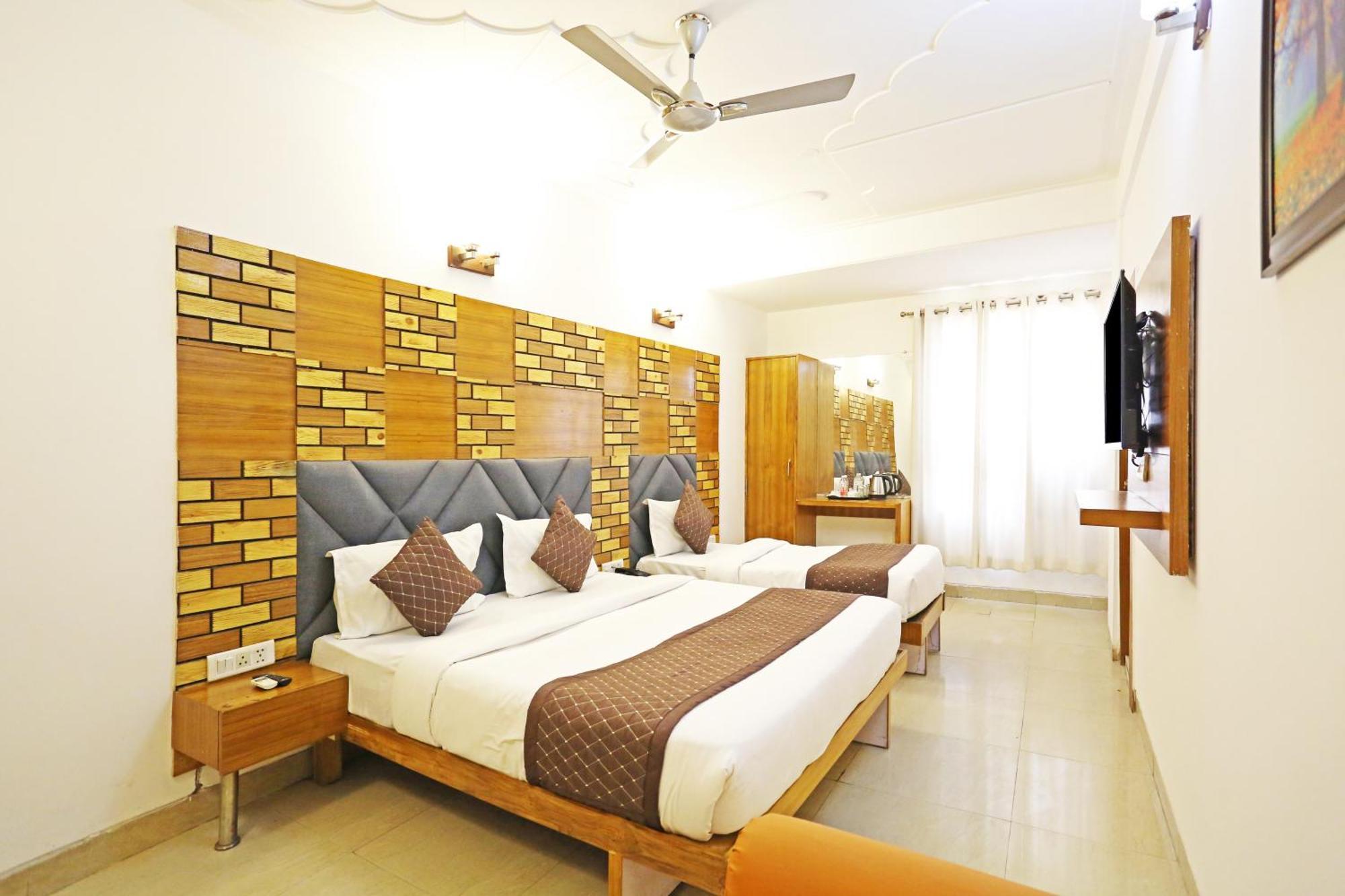 Hotel Ambrosia - A Boutique Hotel New Delhi Exterior photo