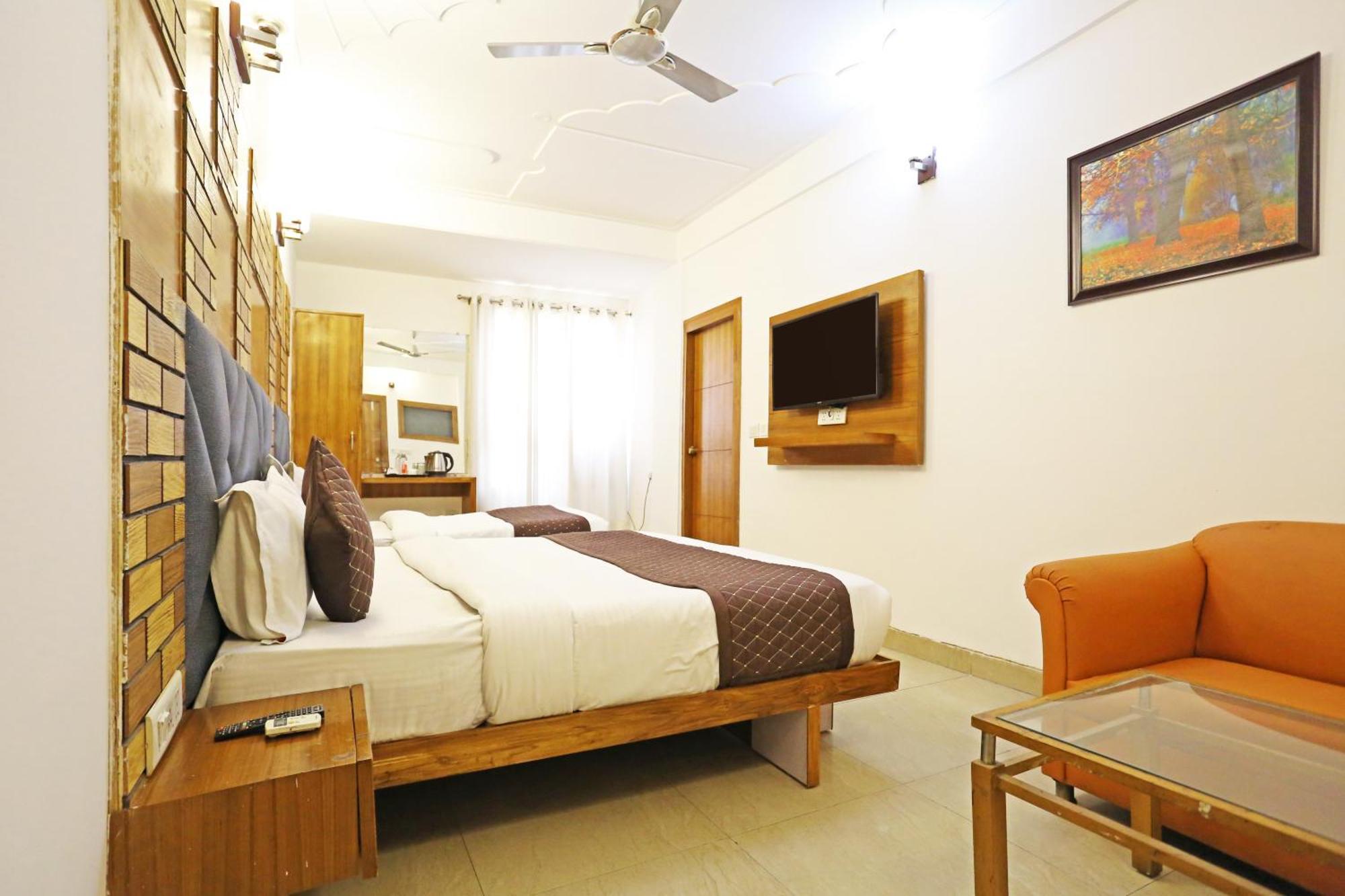 Hotel Ambrosia - A Boutique Hotel New Delhi Exterior photo