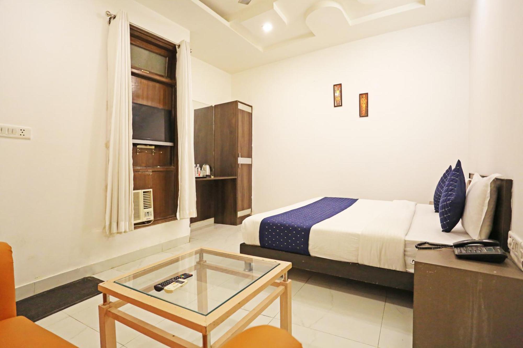 Hotel Ambrosia - A Boutique Hotel New Delhi Exterior photo
