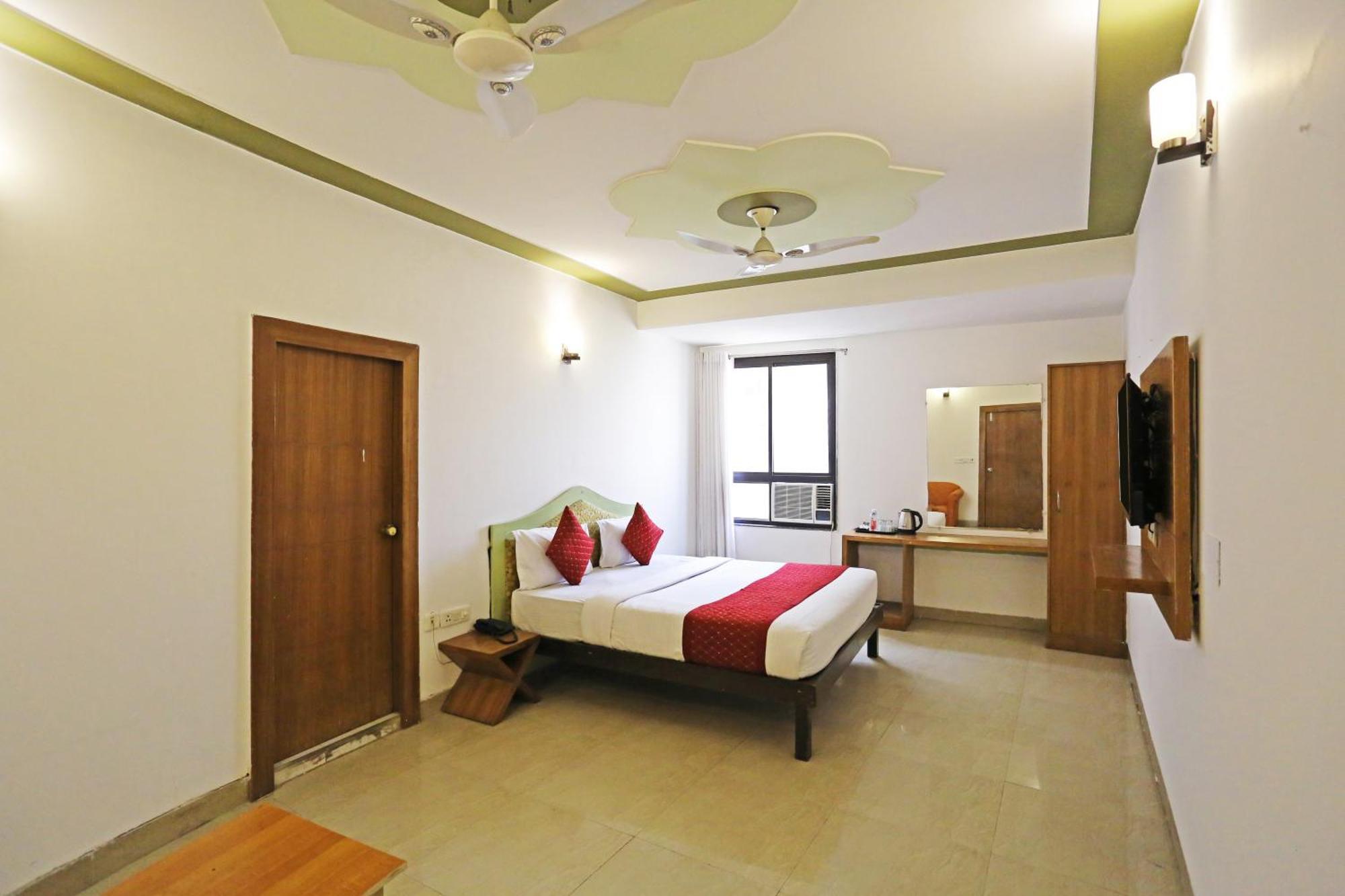 Hotel Ambrosia - A Boutique Hotel New Delhi Exterior photo