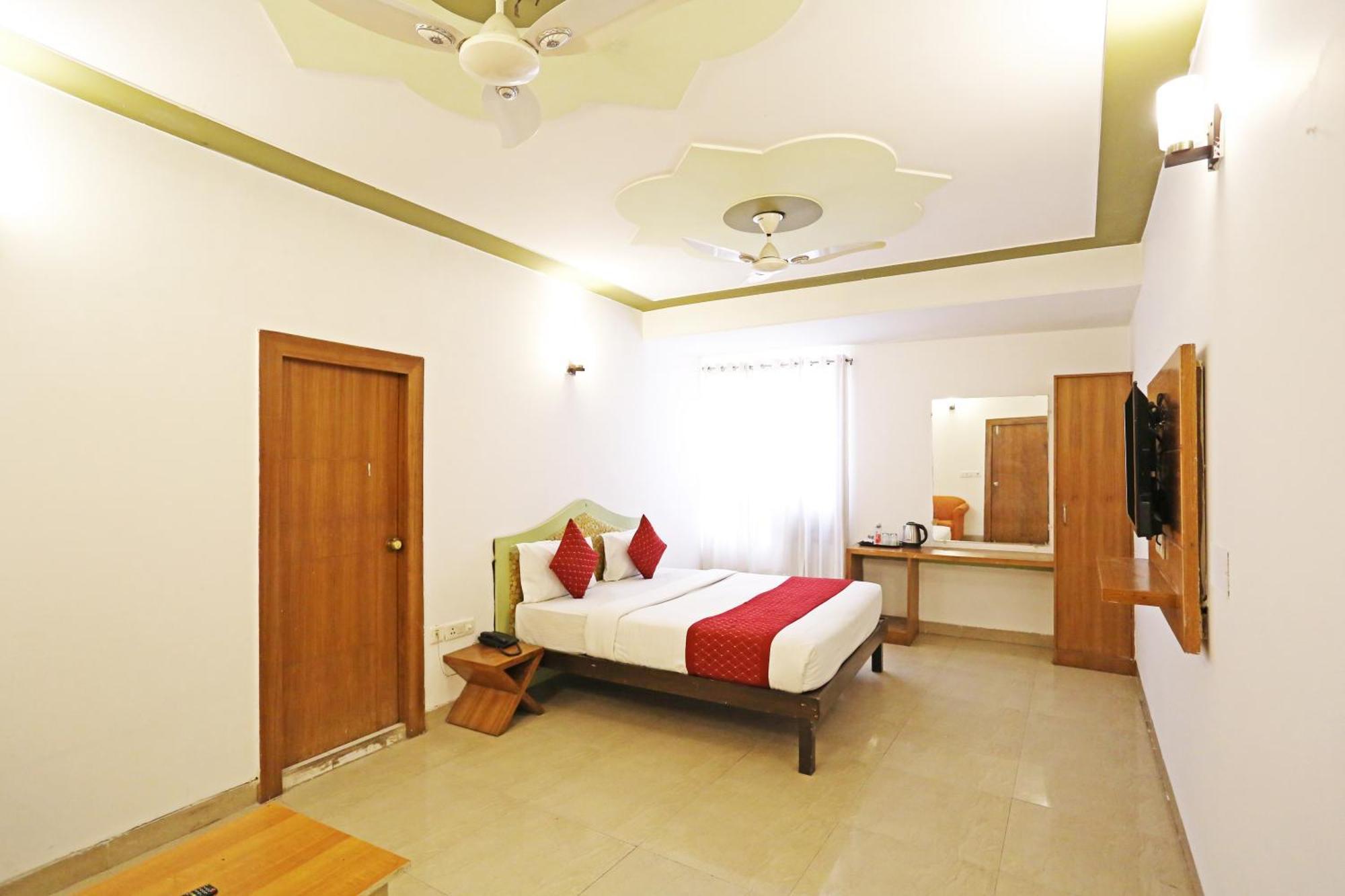 Hotel Ambrosia - A Boutique Hotel New Delhi Exterior photo